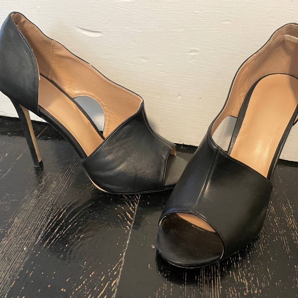 Women’s heel shoes (3 pairs size 9)